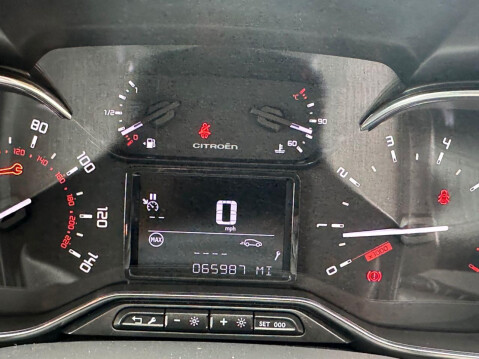 Citroen C3 Aircross 1.2 PureTech Feel SUV 5dr Petrol Manual Euro 6 (82 ps) One previous Owner 28