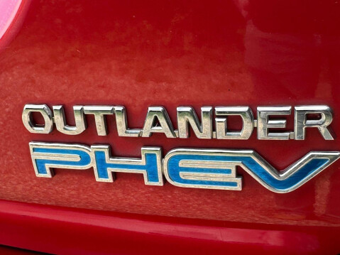 Mitsubishi Outlander 2.0h 12kWh GX4hs SUV 5dr Petrol Plug-in Hybrid CVT 4WD Euro 6 (s/s) (200 ps 23