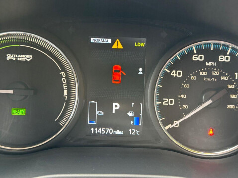 Mitsubishi Outlander 2.0h 12kWh GX4hs SUV 5dr Petrol Plug-in Hybrid CVT 4WD Euro 6 (s/s) (200 ps 32