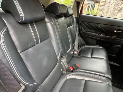 Mitsubishi Outlander 2.0h 12kWh GX4hs SUV 5dr Petrol Plug-in Hybrid CVT 4WD Euro 6 (s/s) (200 ps 44