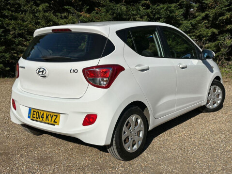 Hyundai i10 1.0 SE Hatchback 5dr Petrol Manual Euro 5 (66 ps) Full Main dealer service 4