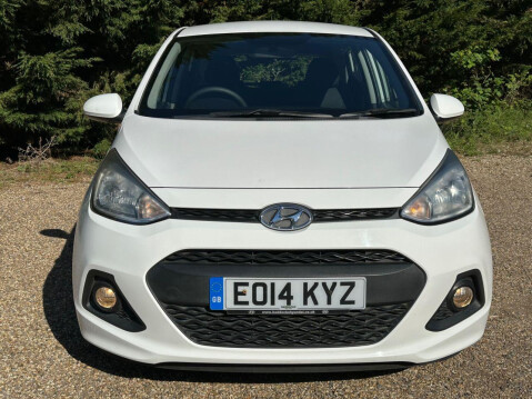 Hyundai i10 1.0 SE Hatchback 5dr Petrol Manual Euro 5 (66 ps) Full Main dealer service 9