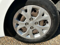 Hyundai i10 1.0 SE Hatchback 5dr Petrol Manual Euro 5 (66 ps) Full Main dealer service 17