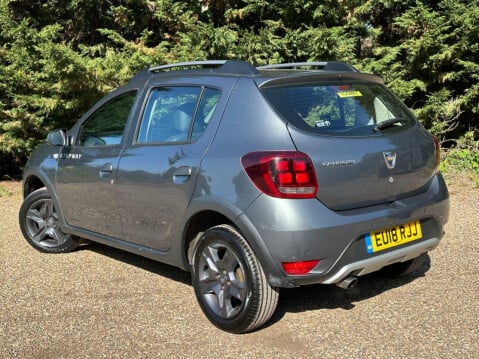 Dacia Sandero Stepway 0.9 TCe SE Summit Hatchback 5dr Petrol Manual Euro 6 (s/s) (90 ps) ULEZ Com 6