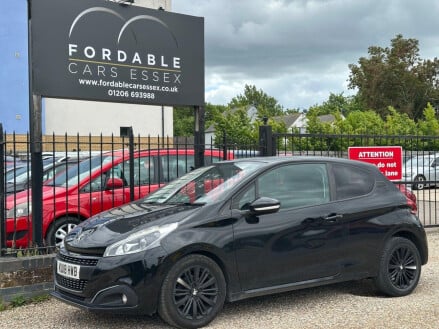 Peugeot 208 1.2 PureTech Black Edition Hatchback 3dr Petrol Manual Euro 6 (82 ps) High 