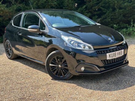 Peugeot 208 1.2 PureTech Black Edition Hatchback 3dr Petrol Manual Euro 6 (82 ps) High 