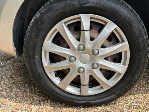Hyundai i20 1.2 Classic Hatchback 5dr Petrol Manual Euro 4 (77 bhp) Ideal first car 21