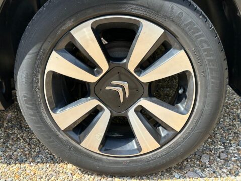 Citroen C3 1.2 PureTech Flair Hatchback 5dr Petrol Manual Euro 6 (82 ps) Great Specifi 19