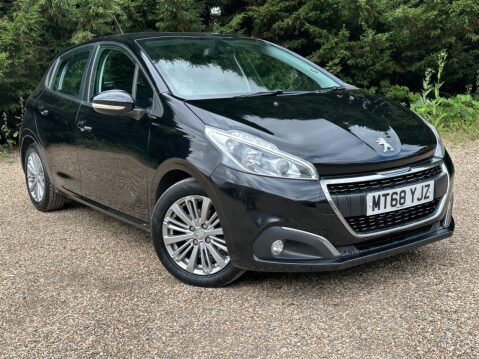Peugeot 208 1.2 PureTech Signature Hatchback 5dr Petrol Manual Euro 6 (s/s) (82 ps) 1