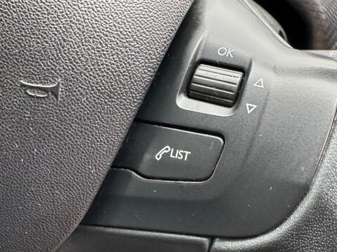 Peugeot 208 1.2 PureTech Signature Hatchback 5dr Petrol Manual Euro 6 (s/s) (82 ps) 22