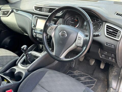 Nissan Qashqai 1.5 dCi n-tec+ SUV 5dr Diesel Manual 2WD Euro 6 (s/s) (110 ps) Stylish High 6