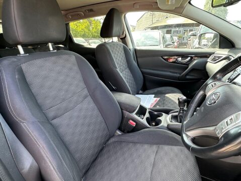 Nissan Qashqai 1.5 dCi n-tec+ SUV 5dr Diesel Manual 2WD Euro 6 (s/s) (110 ps) Stylish High 8
