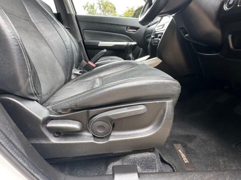 Suzuki Vitara 1.6 SZ5 SUV 5dr Petrol Manual Euro 6 (s/s) (120 ps) Full Main Dealer Histor 29
