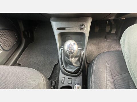 Renault Captur 0.9 TCe ENERGY Dynamique S Nav SUV 5dr Petrol Manual Euro 6 (s/s) (90 ps) 28