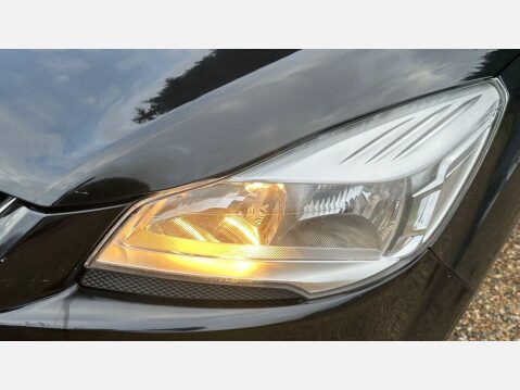 Ford Kuga 2.0 TDCi Titanium SUV 5dr Diesel Manual 2WD Euro 5 (140 ps) 11