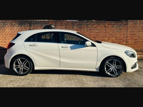 Mercedes-Benz A Class 2.1 A200d AMG Line (Premium) Hatchback 5dr Diesel Manual Euro 6 (s/s) (136 3
