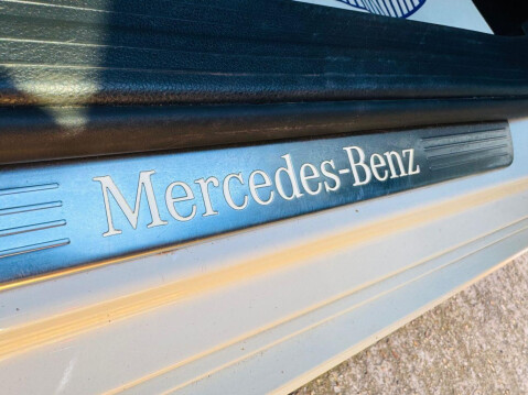 Mercedes-Benz A Class 2.1 A200d AMG Line (Premium) Hatchback 5dr Diesel Manual Euro 6 (s/s) (136 16