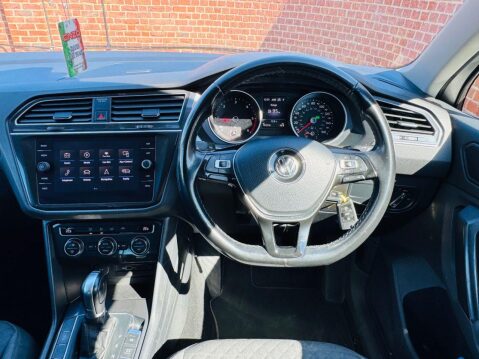 Volkswagen Tiguan 2.0 TDI SE Navigation SUV 5dr Diesel DSG Euro 6 (s/s) (150 ps) 16