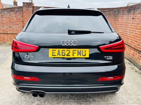 Audi Q3 2.0 TFSI S line SUV 5dr Petrol S Tronic quattro Euro 5 (s/s) (211 ps) 3
