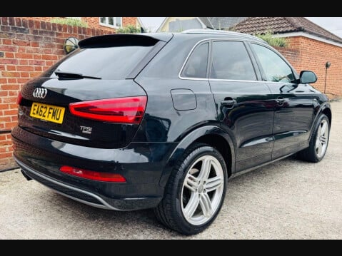 Audi Q3 2.0 TFSI S line SUV 5dr Petrol S Tronic quattro Euro 5 (s/s) (211 ps) 4