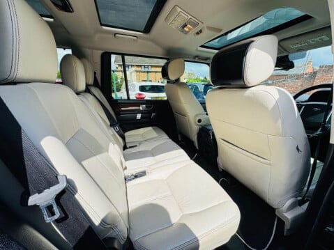 Land Rover Discovery 3.0 SD V6 HSE Luxury SUV 5dr Diesel Auto 4WD Euro 5 (255 bhp) HSE LUXURY 12