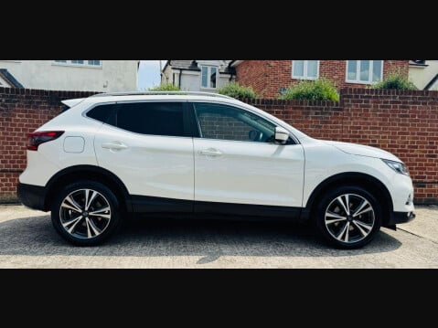 Nissan Qashqai 1.3 DIG-T N-Connecta SUV 5dr Petrol Manual Euro 6 (s/s) (140 ps) 3