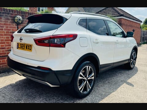 Nissan Qashqai 1.3 DIG-T N-Connecta SUV 5dr Petrol Manual Euro 6 (s/s) (140 ps) 4