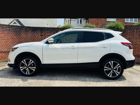 Nissan Qashqai 1.3 DIG-T N-Connecta SUV 5dr Petrol Manual Euro 6 (s/s) (140 ps) 7