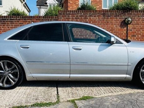 Audi S8 5.2 FSI Saloon 4dr Petrol Automatic quattro (319 g/km, 444 bhp)
