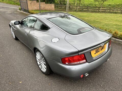 Aston Martin Vanquish V12 8