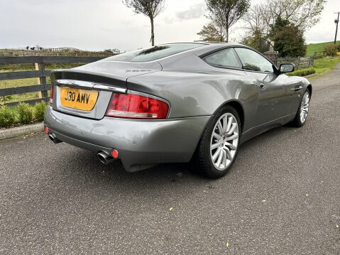 Aston Martin Vanquish V12 11