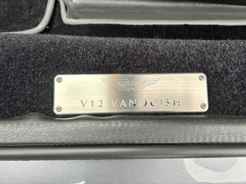 Aston Martin Vanquish V12 17