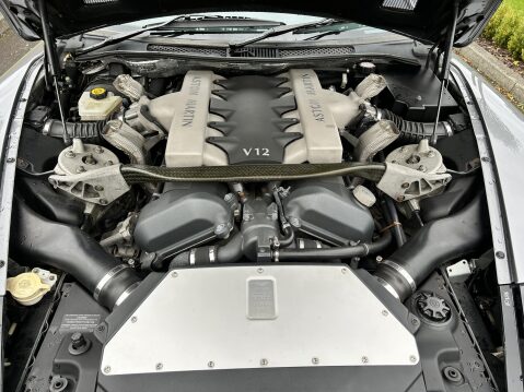 Aston Martin Vanquish V12 18