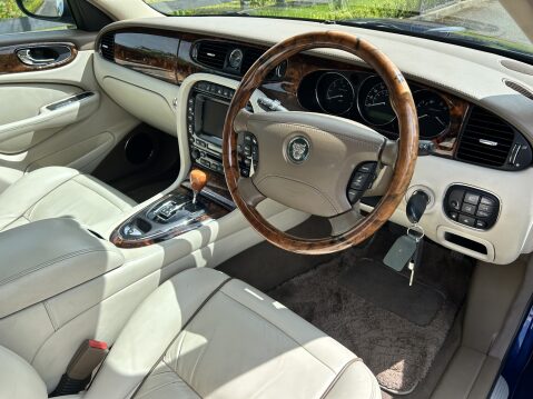 Jaguar XJ V8 SUPER LWB 8