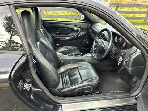 Porsche 911 CARRERA 4 TIPTRONIC S 8