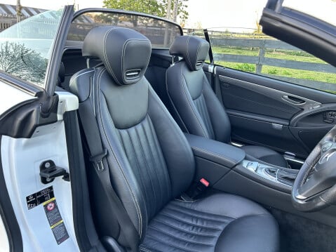 Mercedes-Benz SL Series SL350 27