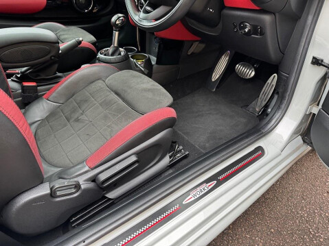 Mini Hatch 2.0 John Cooper Works Auto Euro 6 (s/s) 3dr 40