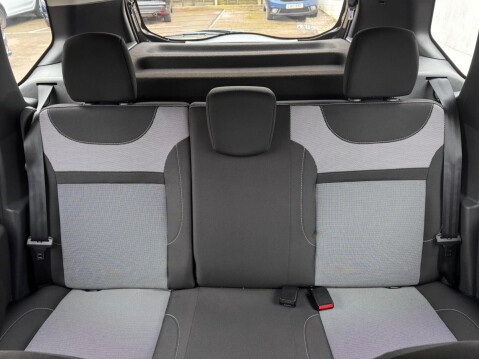 Dacia Duster 1.5 dCi Laureate Euro 6 (s/s) 5dr 43