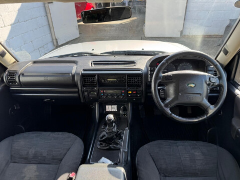 Land Rover Discovery 2.5 TD5 3dr 27