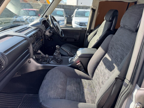 Land Rover Discovery 2.5 TD5 3dr 30