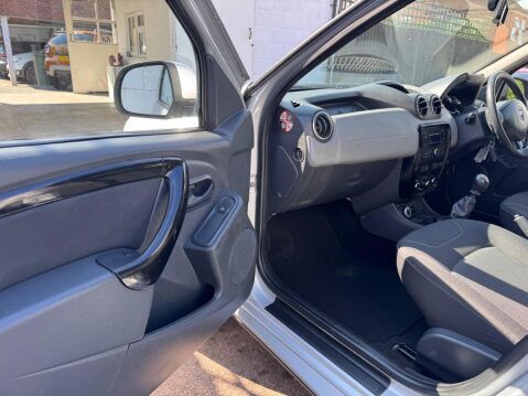 Dacia Duster 1.5 dCi Laureate 4WD Euro 5 5dr 30