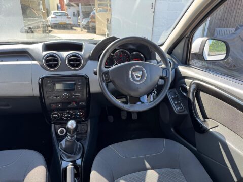 Dacia Duster 1.5 dCi Laureate 4WD Euro 5 5dr 33