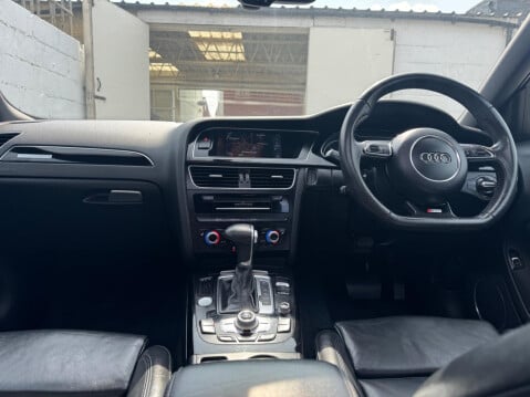 Audi A4 3.0 TDI V6 Black Edition S Tronic quattro Euro 5 (s/s) 5dr 34