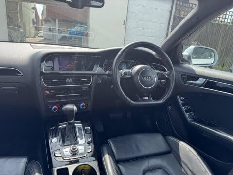 Audi A4 3.0 TDI V6 Black Edition S Tronic quattro Euro 5 (s/s) 5dr 35