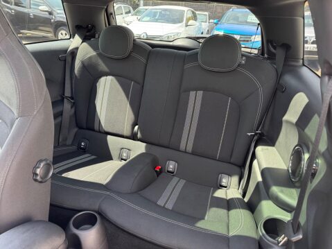 Mini Hatch 2.0 John Cooper Works Euro 6 (s/s) 3dr 39