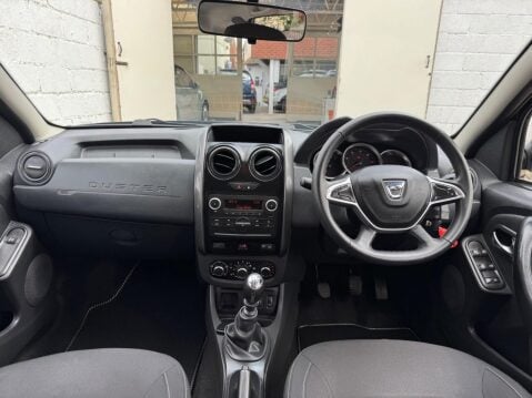 Dacia Duster 1.5 dCi Laureate Euro 6 (s/s) 5dr 33