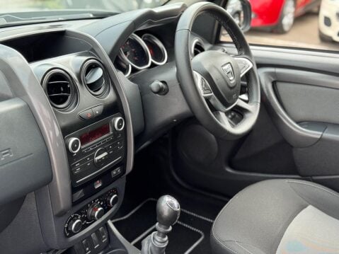 Dacia Duster 1.5 dCi Laureate Euro 6 (s/s) 5dr 38