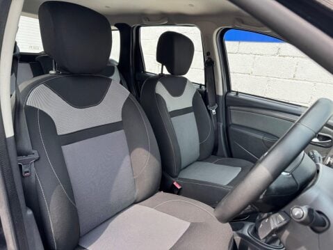 Dacia Duster 1.5 dCi Laureate Euro 6 (s/s) 5dr 39