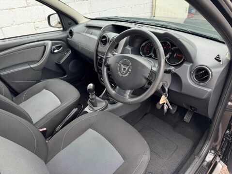 Dacia Duster 1.5 dCi Laureate Euro 6 (s/s) 5dr 39