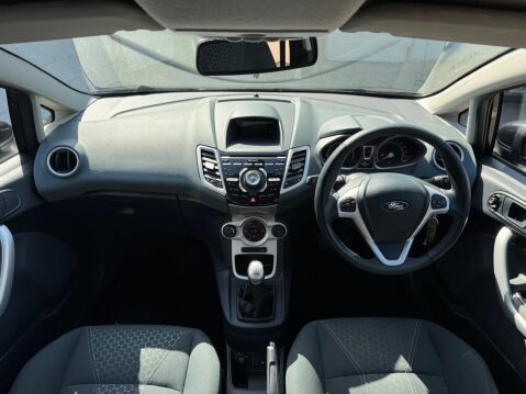 Ford Fiesta 1.6 Titanium 5dr 39